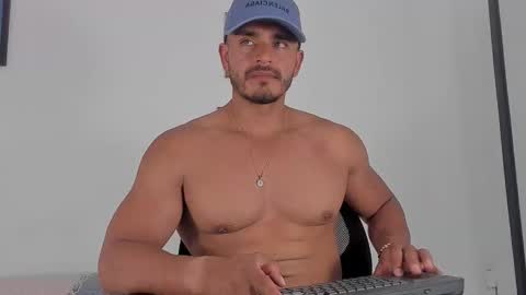 Snapshot of magnusclark chatting on March 15, 6:47 pm Magnusclark online show from March 15, 6:47 pm