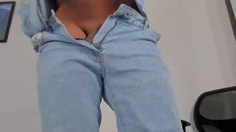 Snapshot of magnusclark chatting on April 9, 8:58 pm Magnusclark online show from April 9, 8:58 pm
