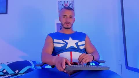 Snapshot of magnusclark chatting on April 21, 7:39 pm Magnusclark online show from April 21, 7:39 pm