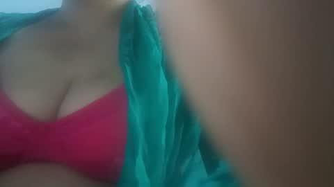 Snapshot of mahi_arora55 chatting on May 11, 12:49 am Mahi online show from May 11, 12:49 am