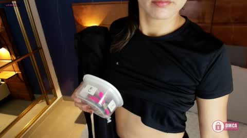 Snapshot of mahia_queen chatting on September 10, 10:59 am Dani online show from September 10, 10:59 am