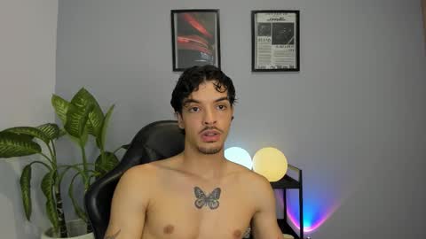 mai_sanchez online show from January 15, 1:10 am