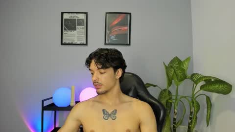 mai_sanchez online show from January 16, 12:25 am