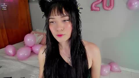 Snapshot of maia_w10 chatting on October 16, 12:28 pm Maia online show from October 16, 12:28 pm