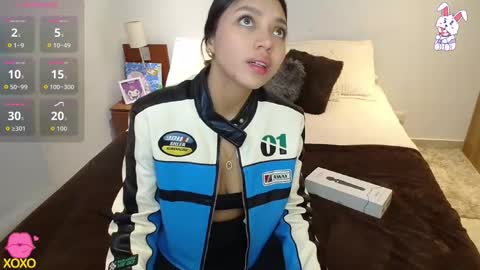 Snapshot of maiaa_evans chatting on September 17, 1:51 am    t  online show from September 17, 1:51 am