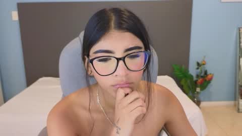 Snapshot of maiaa_ruiz chatting on October 15, 1:44 pm Maiaa Ruiz online show from October 15, 1:44 pm