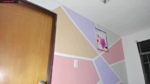 Snapshot of maiaconnor chatting on February 22, 4:07 am online show from February 22, 4:07 am