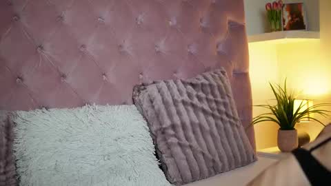  Maia  online show from October 25, 11:32 pm