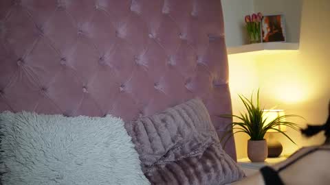  Maia  online show from February 13, 11:01 pm