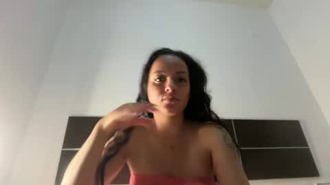 Snapshot of maiapark chatting on June 11, 8:18 pm Maia online show from June 11, 8:18 pm
