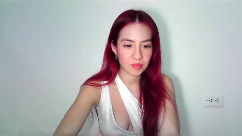 Snapshot of maiarosse_ chatting on February 10, 4:41 am MaiaRosse  online show from February 10, 4:41 am