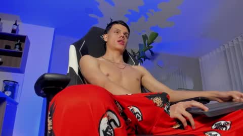 MAICOL  online show from February 3, 6:40 am