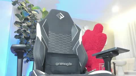 MAICOL  online show from April 12, 11:43 pm