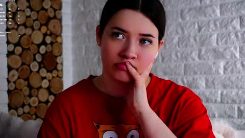 Lucy online show from April 7, 3:29 am