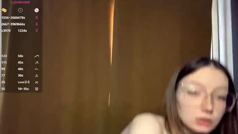 Elina online show from October 31, 8:37 am