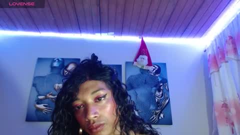 Snapshot of maidi_hot chatting on January 3, 1:03 pm Bella Maidi online show from January 3, 1:03 pm