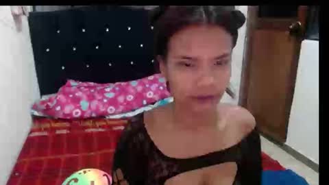 Snapshot of maidy_19 chatting on October 7, 1:36 am maidy_19 online show from October 7, 1:36 am