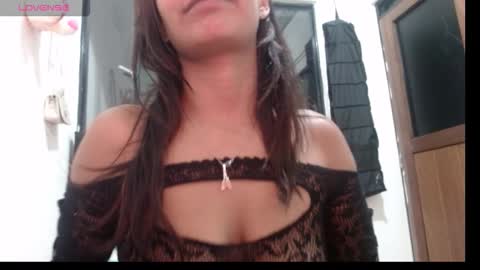 Snapshot of maidy_19 chatting on October 22, 11:32 am maidy_19 online show from October 22, 11:32 am