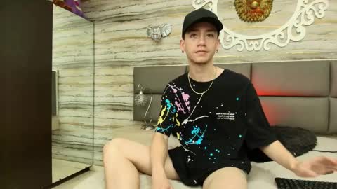 Snapshot of maikol_newman chatting on April 16, 12:06 pm maikol_newman online show from April 16, 12:06 pm