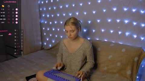 Snapshot of mailin_harrington chatting on January 22, 3:29 pm Your kitty online show from January 22, 3:29 pm