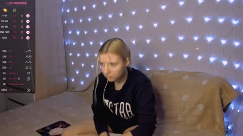 Snapshot of mailin_harrington chatting on March 8, 3:45 pm Your kitty online show from March 8, 3:45 pm