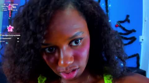 Snapshot of mailyn_er chatting on December 28, 10:23 pm Mailyn online show from December 28, 10:23 pm