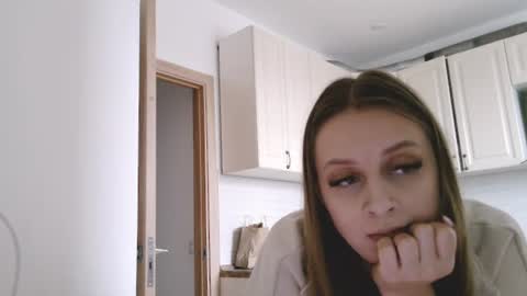 Snapshot of mairytriss chatting on July 3, 7:59 am Alice online show from July 3, 7:59 am