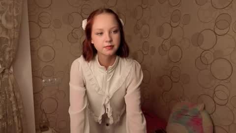 Snapshot of maisiemiller chatting on October 14, 2:51 pm Maisie online show from October 14, 2:51 pm