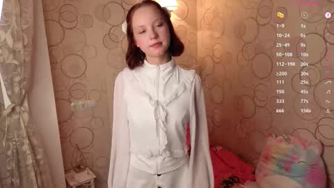 Snapshot of maisiemiller chatting on October 15, 4:29 pm Maisie online show from October 15, 4:29 pm