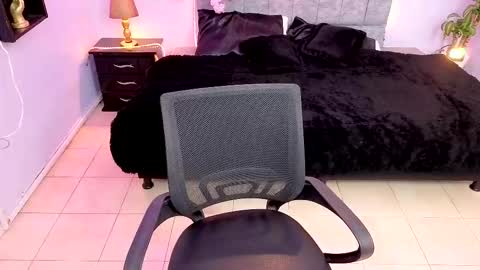 MAITE STONE1 online show from September 30, 3:55 am