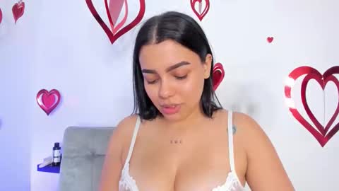 mai  online show from February 11, 3:00 am