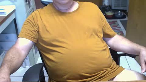 Snapshot of majormike34 chatting on May 23, 12:31 pm majormike34 online show from May 23, 12:31 pm