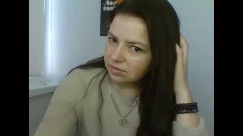 Snapshot of make_mesmile chatting on February 19, 7:04 am make_mesmile online show from February 19, 7:04 am