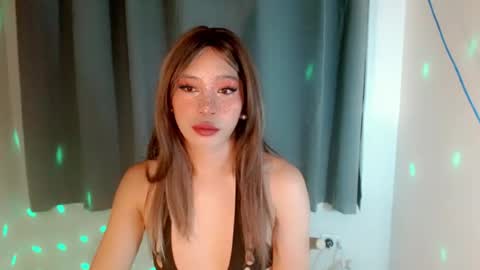 Snapshot of makeit_reyn chatting on July 15, 5:40 pm Reyn online show from July 15, 5:40 pm