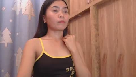 Snapshot of makeme_wettt chatting on October 22, 2:23 am makeme_wettt online show from October 22, 2:23 am