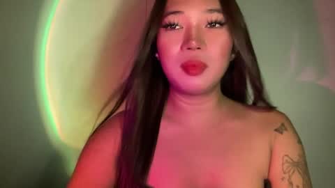 Snapshot of makemesquirt_xxx chatting on June 22, 1:51 am KEANA online show from June 22, 1:51 am