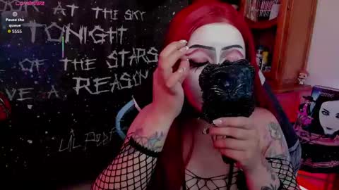 Snapshot of maki33_ chatting on June 15, 11:40 pm petite clown online show from June 15, 11:40 pm