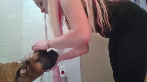 Snapshot of makinziirain chatting on February 25, 1:37 am KarizmaticKitten online show from February 25, 1:37 am