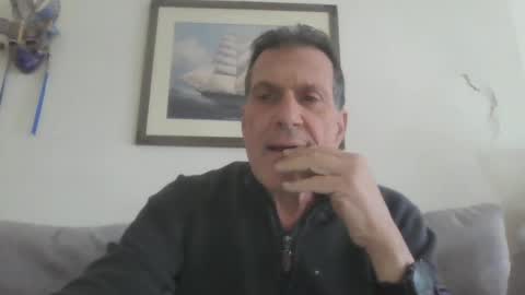 Snapshot of makis8989 chatting on December 14, 8:34 am makis8989 online show from December 14, 8:34 am