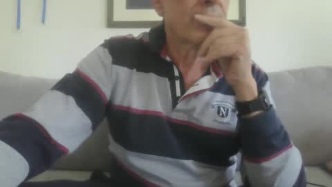 Snapshot of makis8989 chatting on December 21, 8:28 am makis8989 online show from December 21, 8:28 am