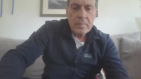 Snapshot of makis8989 chatting on December 22, 8:05 am makis8989 online show from December 22, 8:05 am