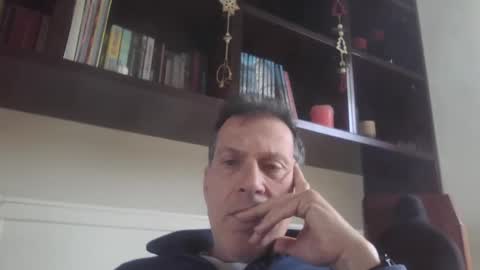 Snapshot of makis8989 chatting on December 25, 8:07 am makis8989 online show from December 25, 8:07 am