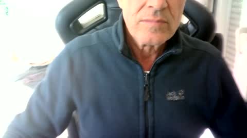 Snapshot of makis8989 chatting on January 21, 8:41 am makis8989 online show from January 21, 8:41 am