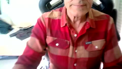 Snapshot of makis8989 chatting on January 24, 10:43 am makis8989 online show from January 24, 10:43 am