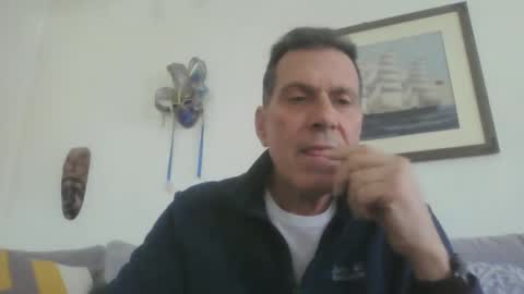Snapshot of makis8989 chatting on February 2, 8:24 am makis8989 online show from February 2, 8:24 am