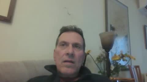 Snapshot of makis8989 chatting on February 8, 3:10 pm makis8989 online show from February 8, 3:10 pm
