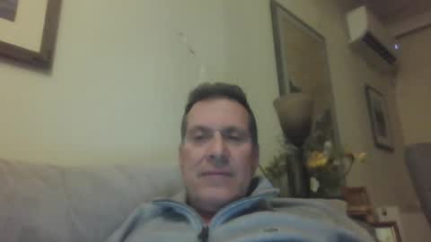 Snapshot of makis8989 chatting on February 8, 10:51 pm makis8989 online show from February 8, 10:51 pm