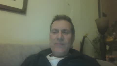 Snapshot of makis8989 chatting on February 9, 10:21 pm makis8989 online show from February 9, 10:21 pm