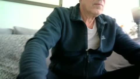 Snapshot of makis8989 chatting on February 23, 9:55 am makis8989 online show from February 23, 9:55 am