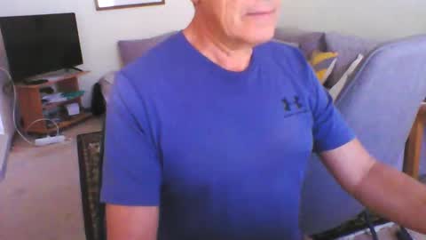Snapshot of makis8989 chatting on October 8, 12:14 pm makis8989 online show from October 8, 12:14 pm